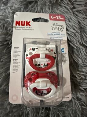 Nuk Disney Baby 6-18m Red & White Orthodontic Pacifiers (2-Pack)